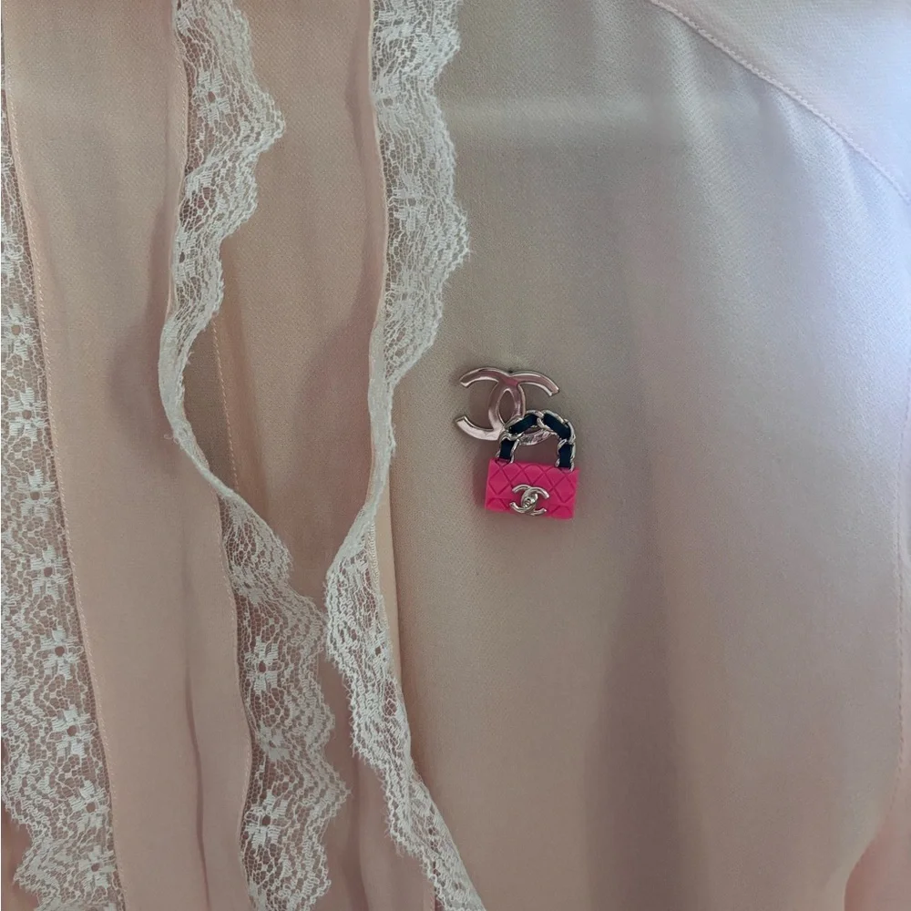 Authentic NEW CHANEL CC pink bag brooch pin RARE